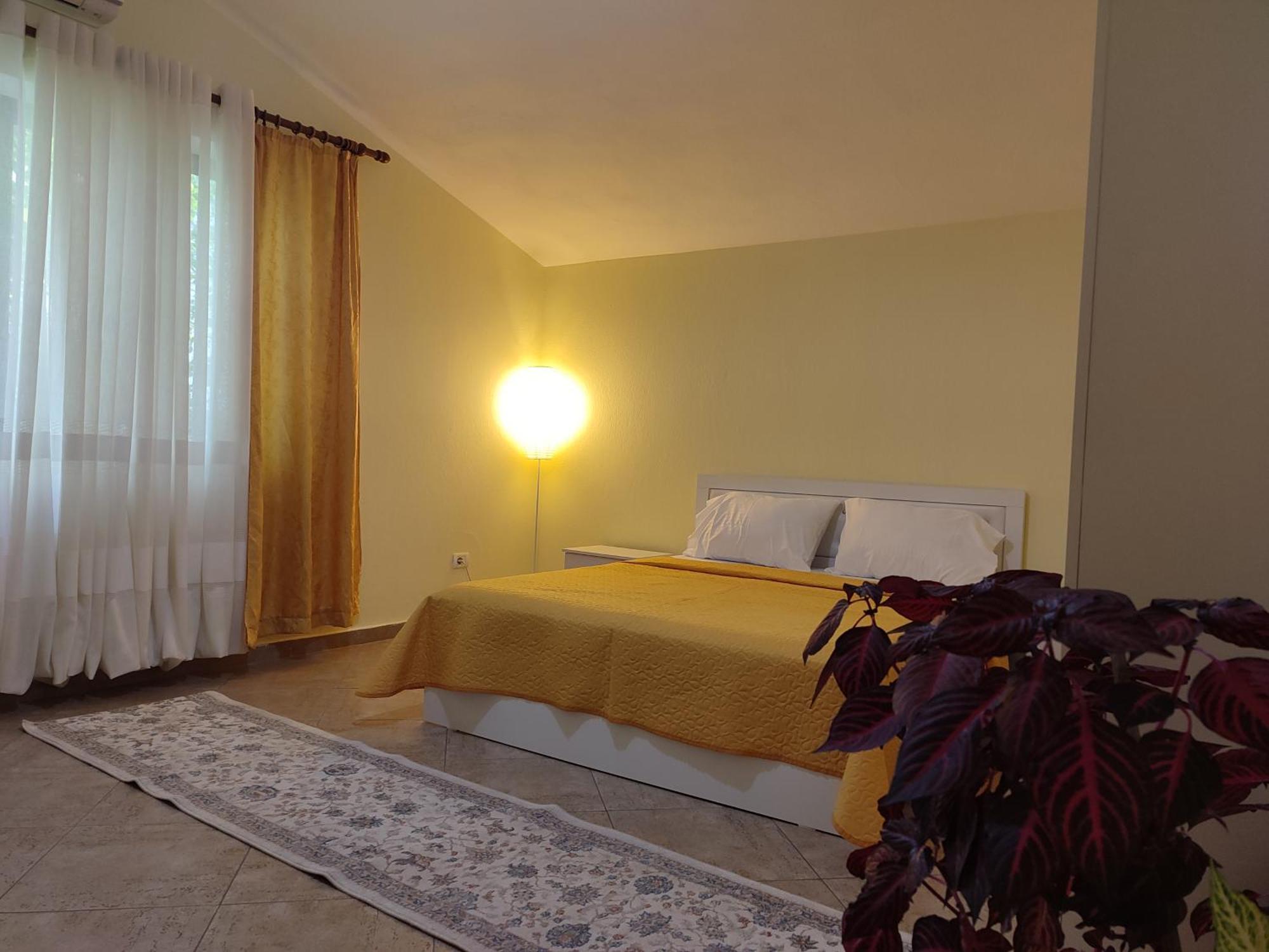 Rooms Xani Tirana Bagian luar foto